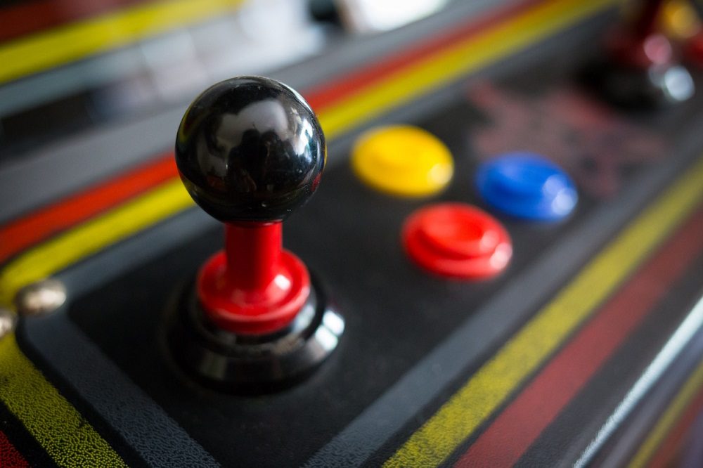 montar una máquina arcade