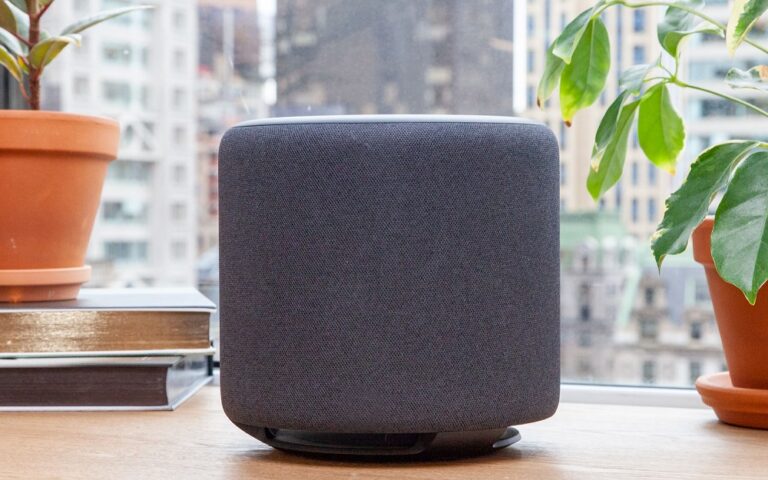 El altavoz inteligente Amazon Echo Sub