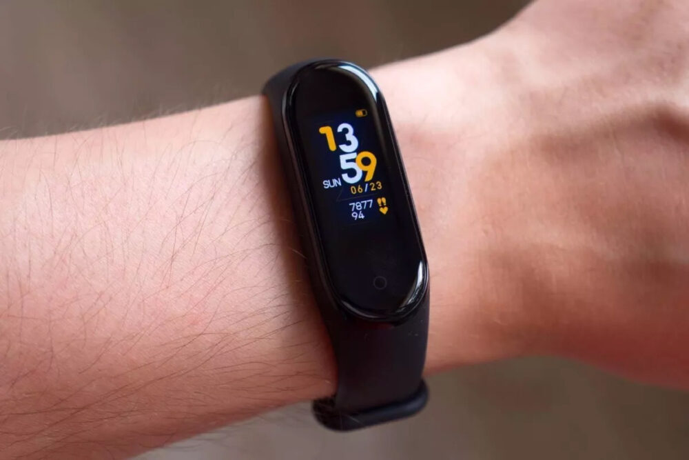 Xiaomi Mi band 4 con pantalla amoled en color - comparativa smartband Xiaomi Mi band 4 Vs Huawei Band 4