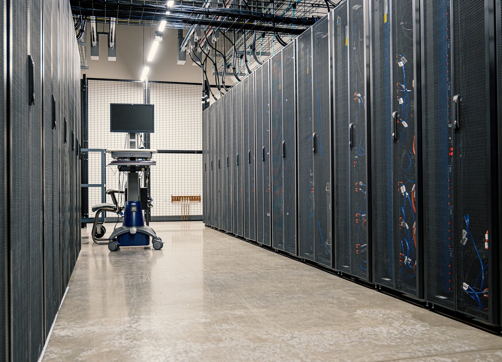 El servidor dedicado suele alojarse en centros de datos
