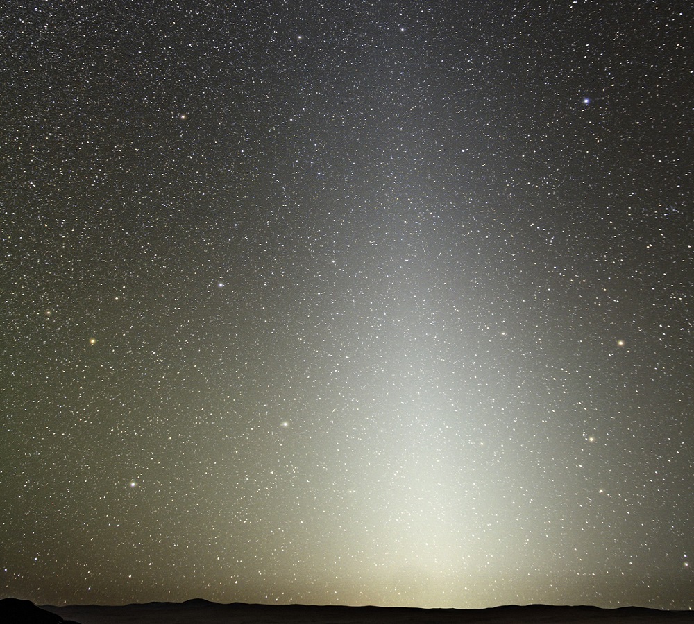 No se sabe a ciencia cierta si la luz zodiacal se produce por asteroides y cometas o por la acción de Marte