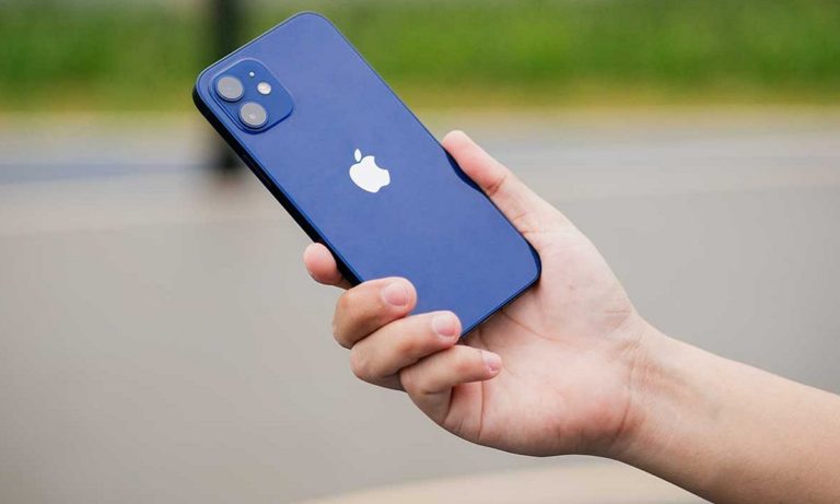 iPhone 13 Apple